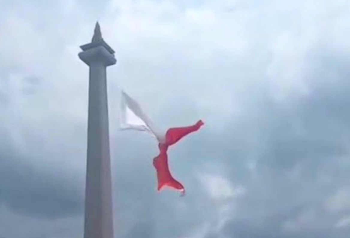 Bendera Merah Putih Robek Saat Gladi HUT ke-80 TNI di Monas, TNI Jelaskan Penyebabnya
