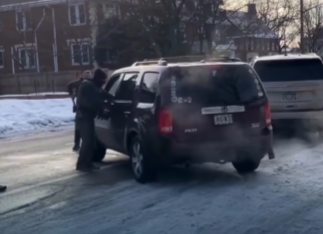 Warga AS Tewas Ditembak Agen Imigrasi di Minneapolis, Memicu Protes dan Ketegangan Nasional