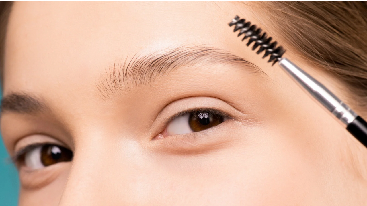 Alis Fluffy Jadi Sorotan di 2025, Browcara Jadi Kunci Tampilan Natural dan Effortless