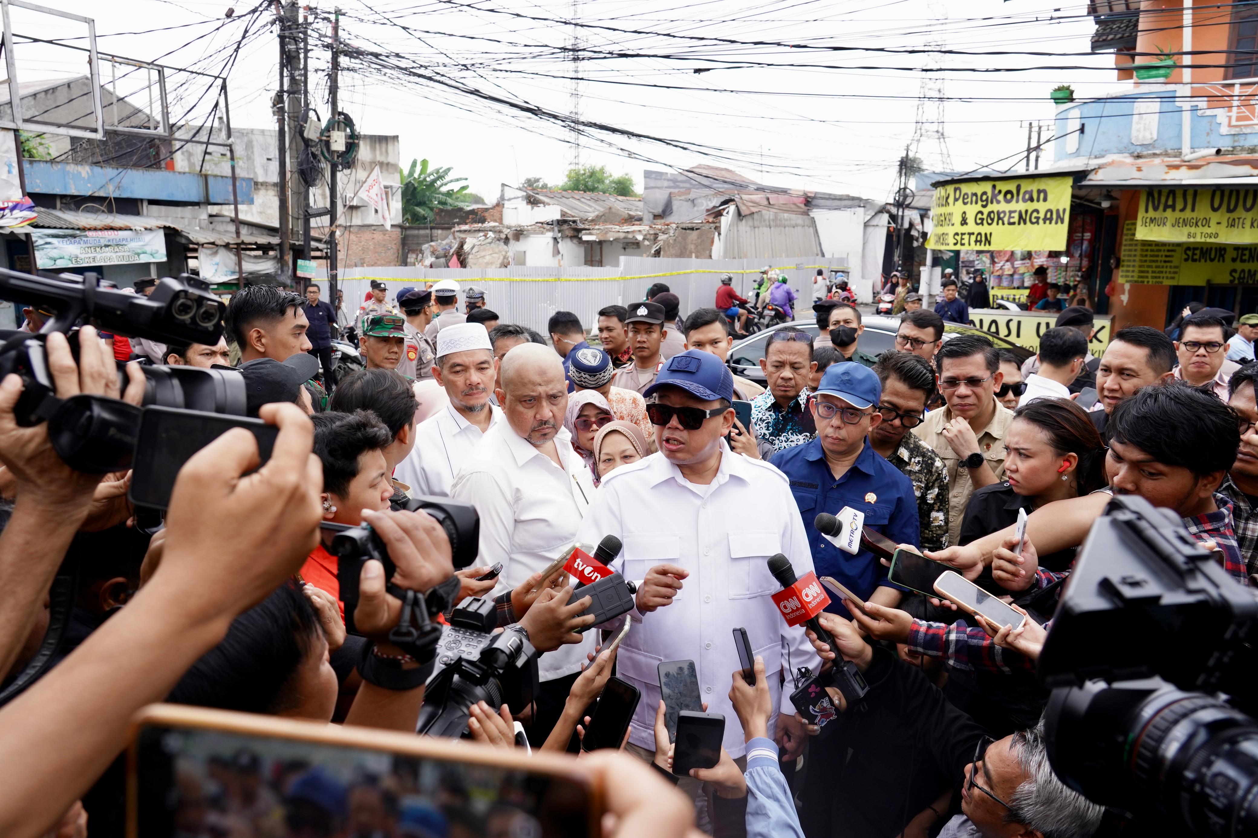 Tegaskan Kehadiran Negara, Menteri Nusron Turun Langsung ke Lokasi Penggusuran Klaster di Kabupaten Bekasi