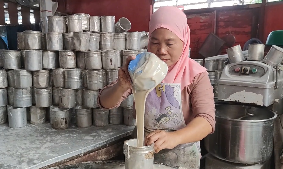 Pesanan Kue Keranjang Meningkat Jelang Imlek, Pedagang di Bandar Lampung Keluhkan Bahan Baku Mahal 