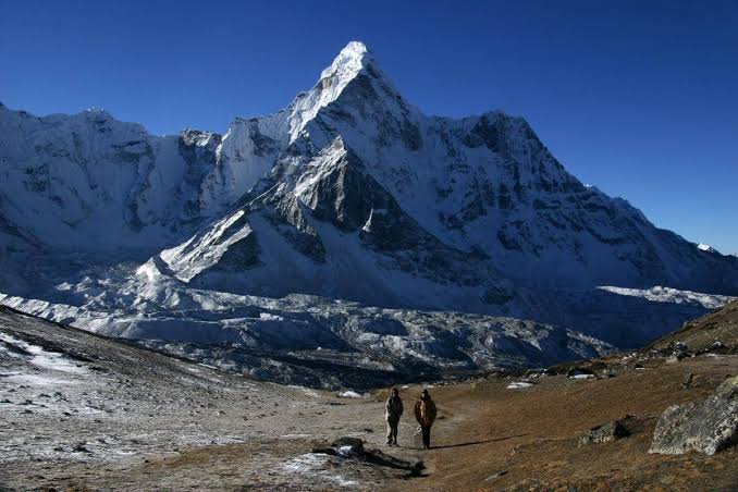 Pendaki Asal Jerman Tewas Terjatuh dari Gunung Ama Dablam Nepal