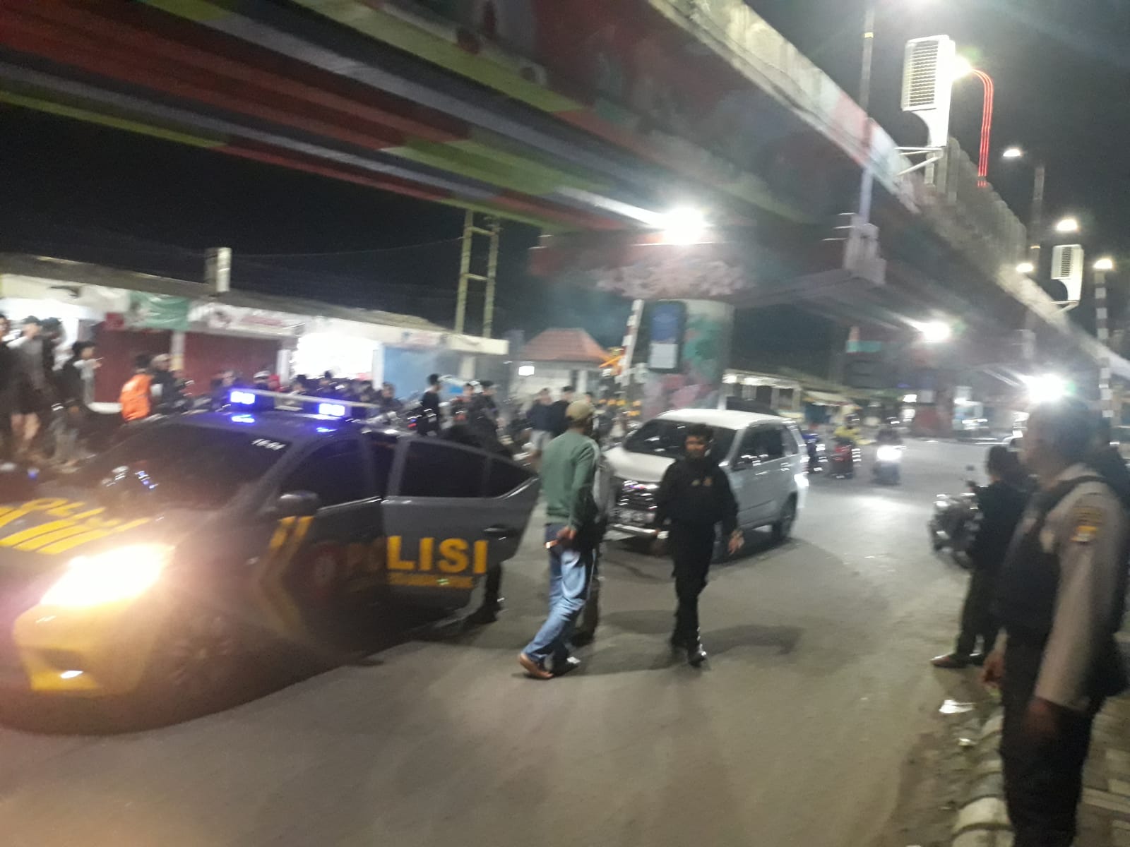 Jelang Sahur,  Polisi Amankan 4 Remaja dan Senjata Tajam Saat Tawuran