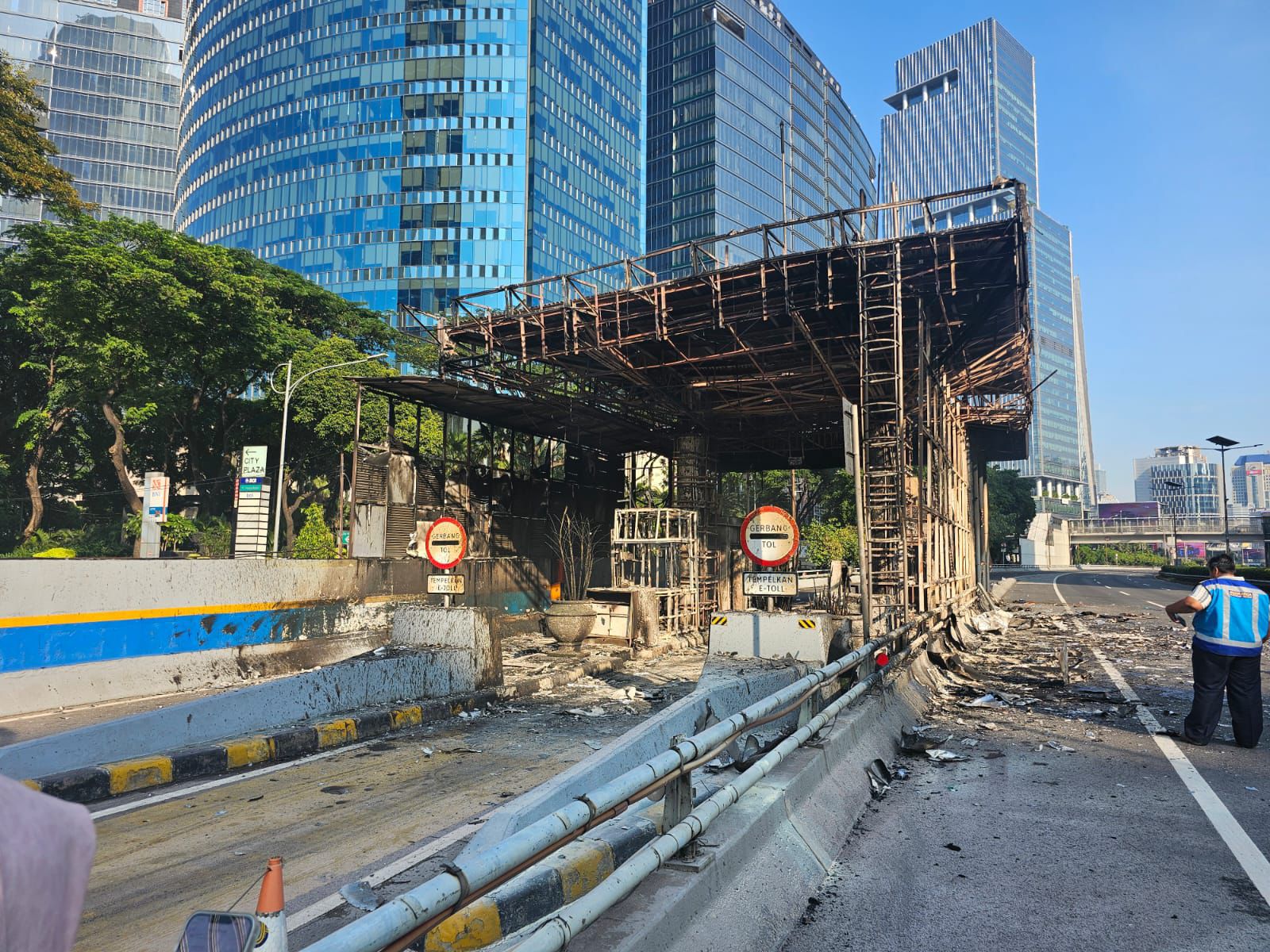 Lima Gerbang Tol Dalam Kota Ditutup Sementara Senin Pagi, Pengendara Diimbau Cari Jalur Alternatif