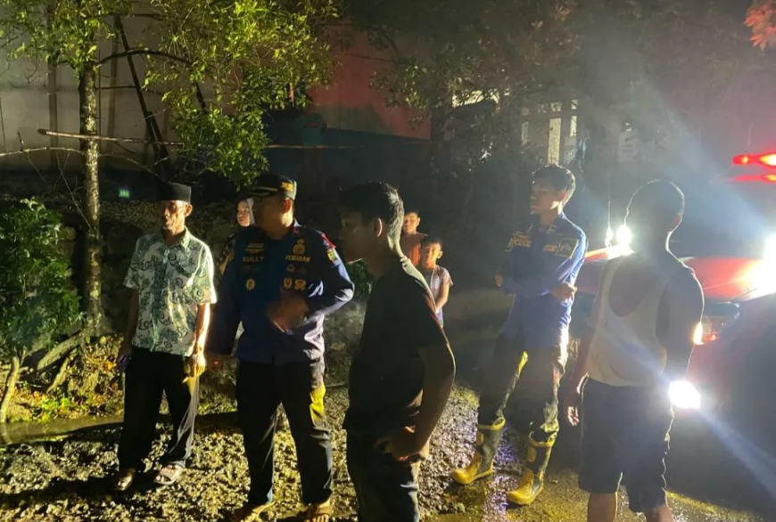 Hujan Lebat dan Angin Kencang Ancam Sejumlah Kecamatan di Lampung Selatan, Damkarmat Minta Warga Lebih Waspada