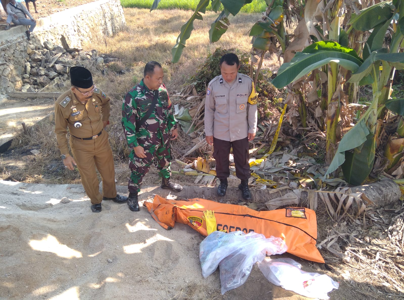 Buat Heboh! Jasad Pria Dibungkus Seprai Diduga Korban Pembunuhan