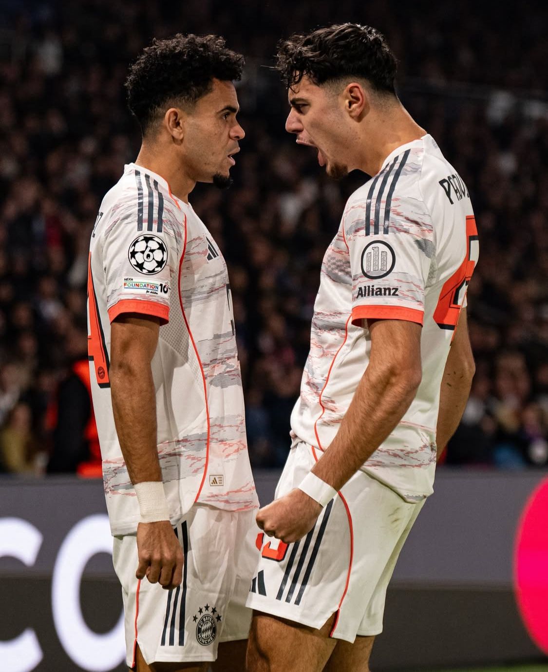 Luis Díaz Borong Dua Gol, Bayern Tumbangkan PSG 2-1 di Parc des Princes