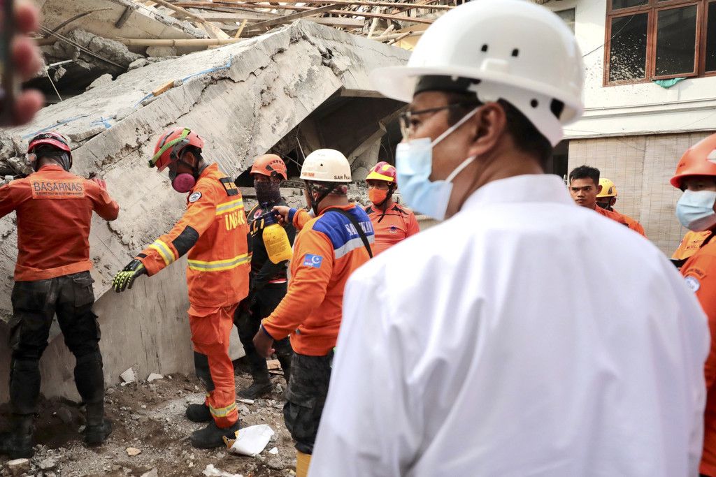 Evakuasi Hari Keenam Ponpes Al Khoziny: Korban Selamat Bertambah Jadi 104 Orang