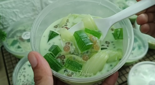 Es Buko Pandan, Minuman Segar Pelepas Dahaga Saat Berbuka