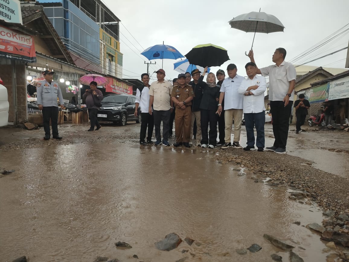 Komisi IV DPRD Lampung Sidak Jalan Rusak Parah di Bangunrejo Mirip Kubangan Kerbau