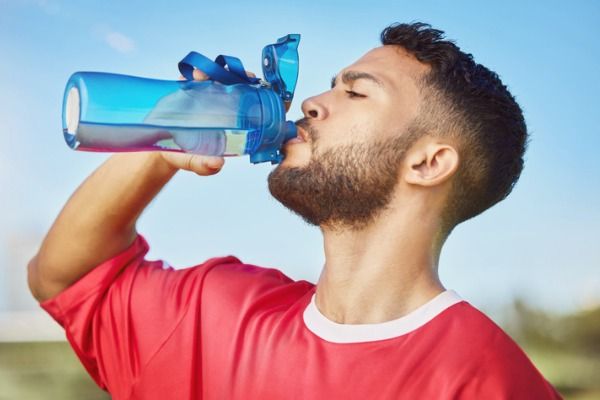 Ginjal Kesulitan Kerja Kalau Cara Minum Airmu Salah, Ini Tipsnya!