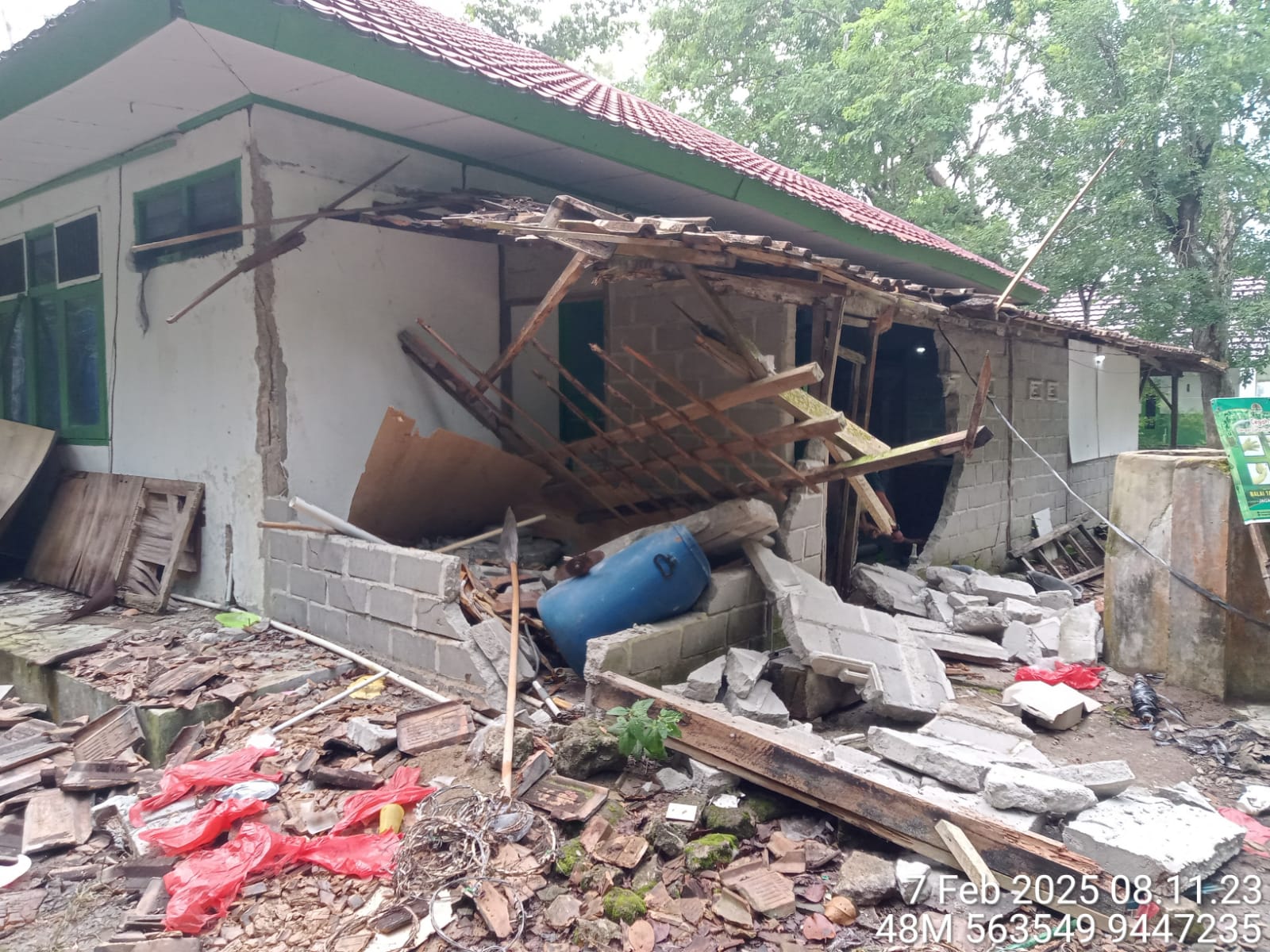 Markas Polhut TN Way Kambas Diserang Rombongan Gajah Liar