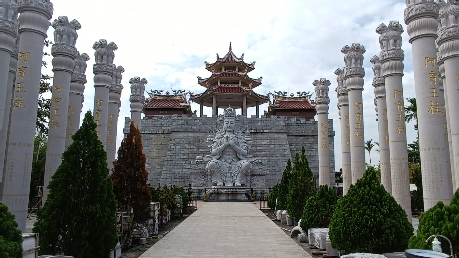 Vihara Seribu Patung di Tanjungpinang, Destinasi Religi Megah yang Memikat Ribuan Wisatawan