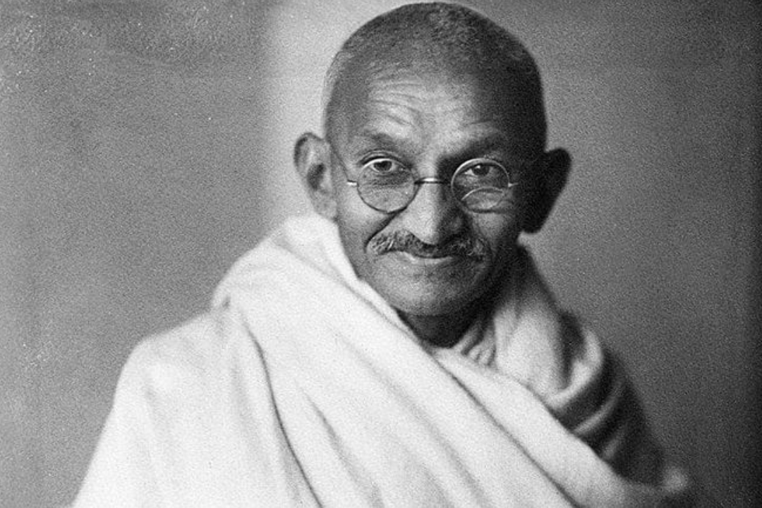 Mahatma Gandhi: Filosofi Non-Kekerasan dan Pengaruhnya dalam Perjuangan Kemerdekaan