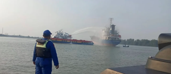 Kapal Tanker Meledak di Tanjab Timur, 5 ABK Alami Luka Bakar