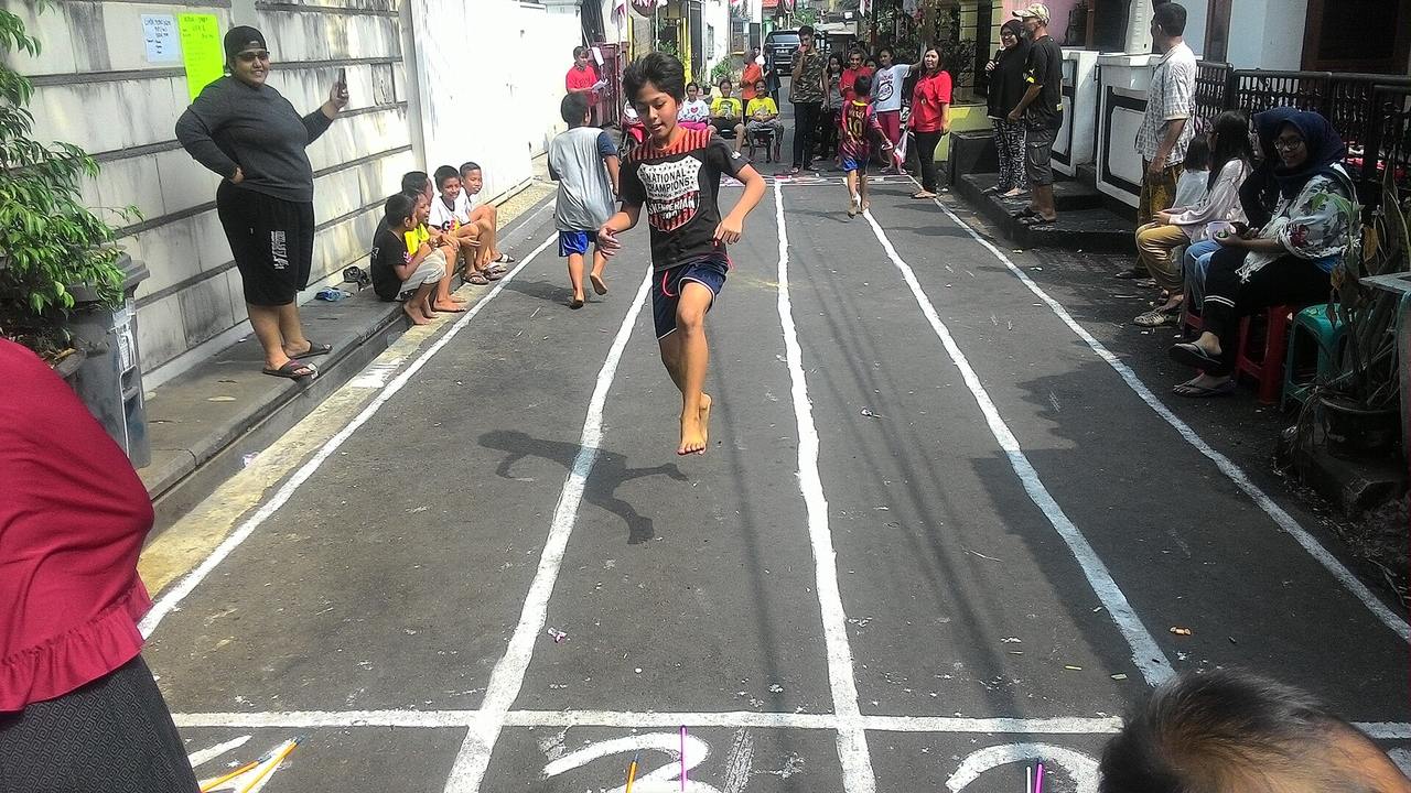 Pria Pakai Daster Saat Lomba 17 Agustus, MUI Jelaskan Hukumnya