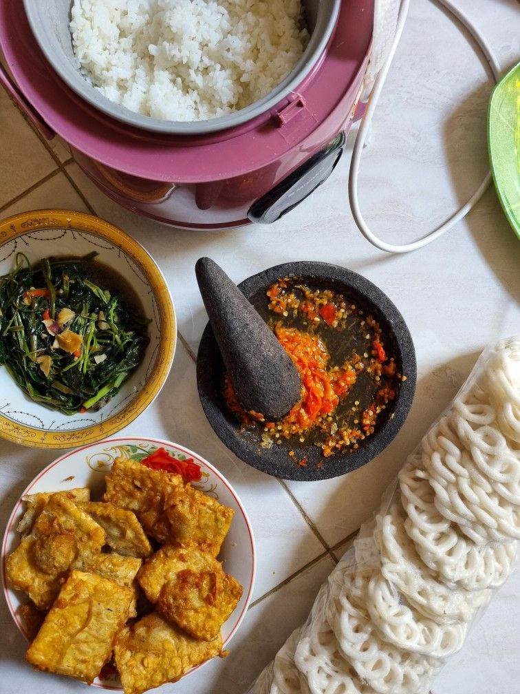 Bosan Ayam Geprek? Ini 4 Rekomendasi Menu Anak Kost Hemat dan Lezat