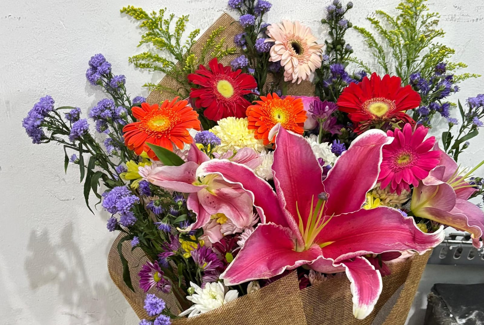 Benarkah Dengan Memandangi Fresh Flowers Bisa Membuat Hati Lebih Senang? Ini Penjelasannya