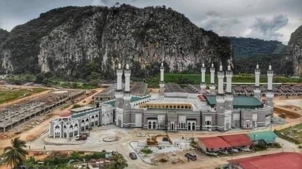 Masjid Jamek Razaleigh Malaysia Dibangun Menyerupai Masjidil Haram