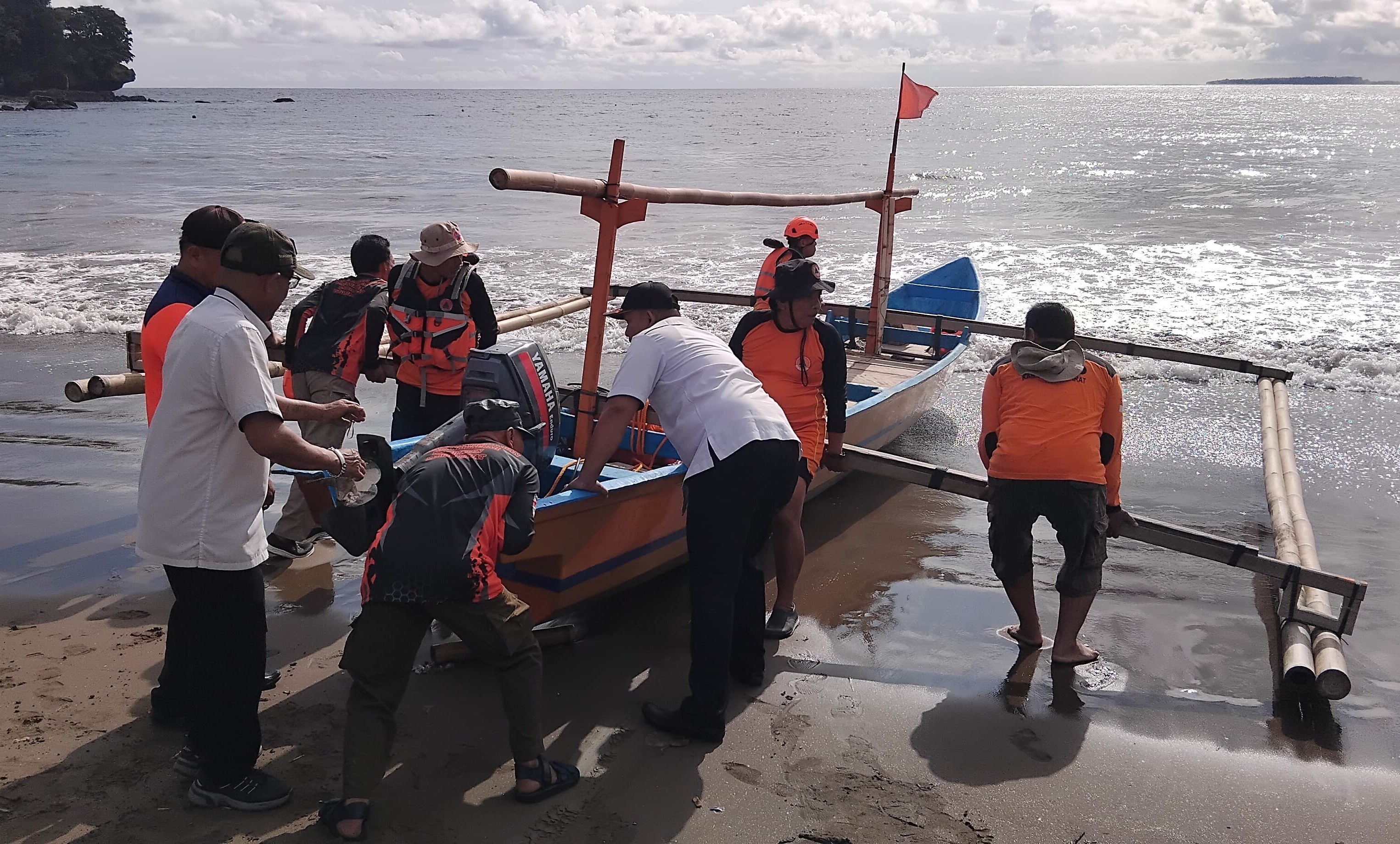 Tragedi di Tengah Liburan, Ayah Menghilang di Pantai Labuhan Jukung, Anak dan Istri Selamat