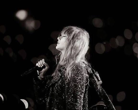 The Prophecy” Taylor Swift: Doa untuk Mengubah Takdir yang Terasa Tertutup  