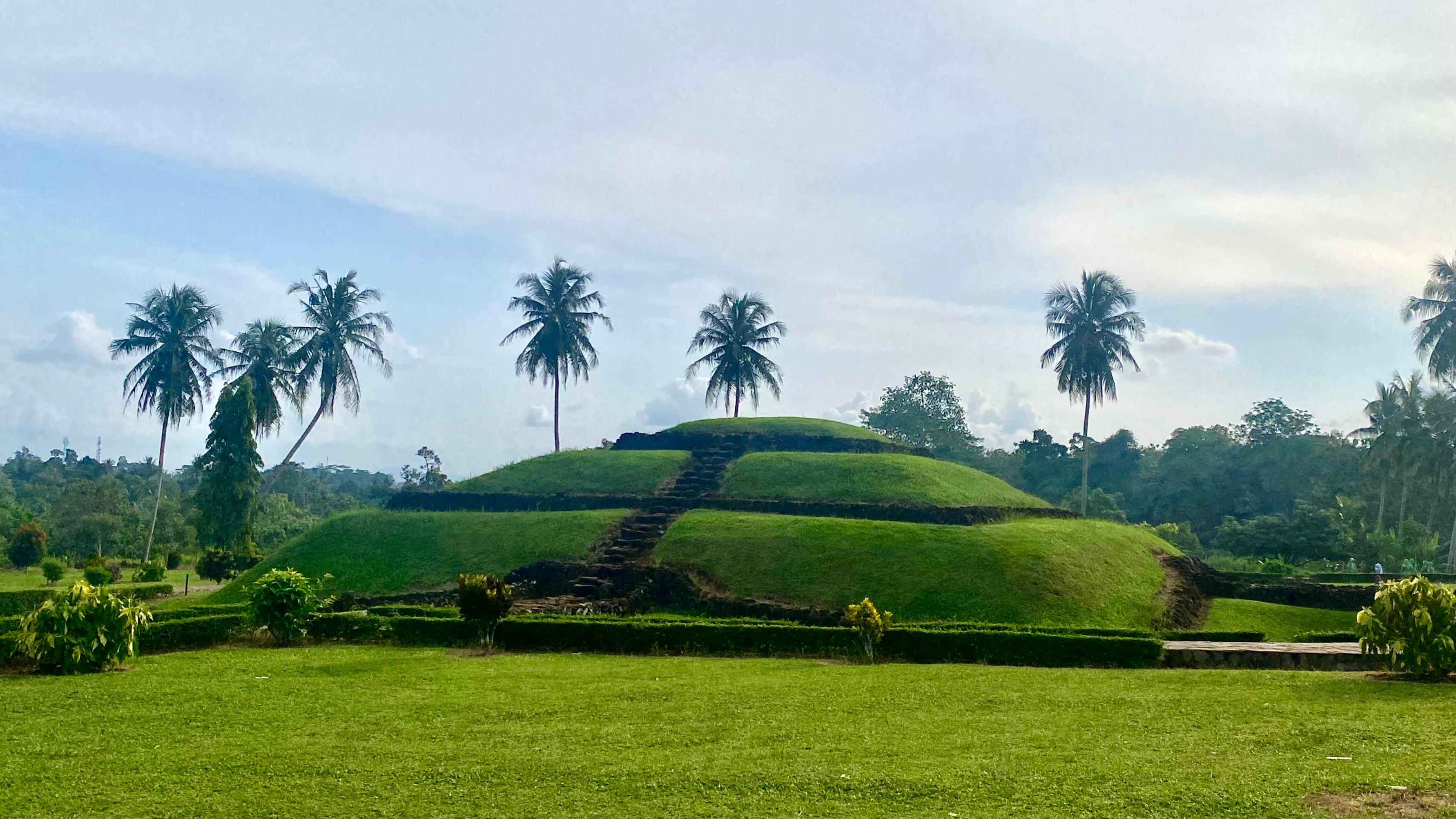 Mengenal Taman Purbakala Pugung Raharjo, Wisata Sejarah Unik di Lampung ...