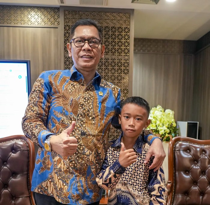 Rayhan, Bocah Heroik Asal Lampung Mendapatkan Penghargaan Langsung dari Pimpinan DPR RI
