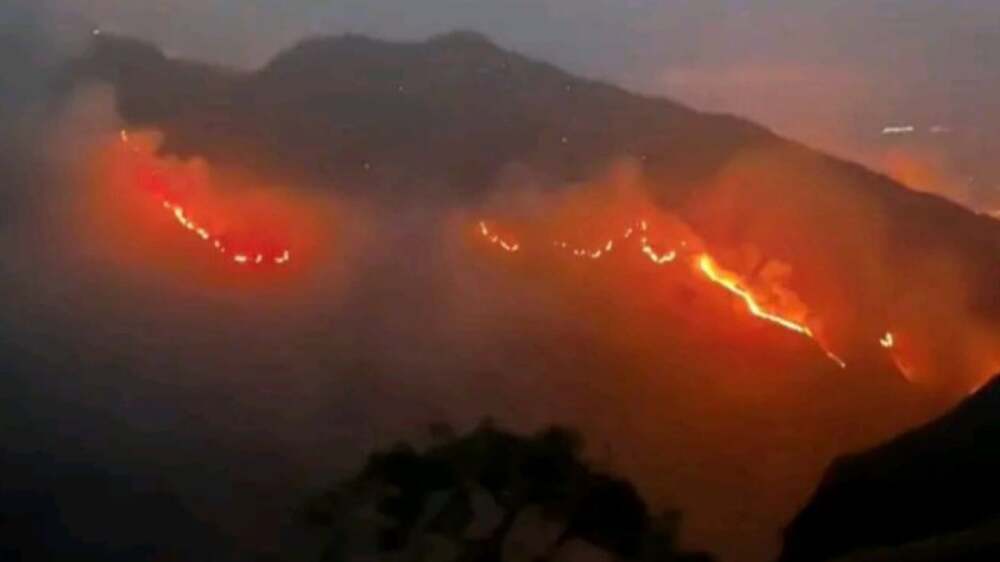 Kebakaran Gunung Rinjani Meluas Hingga 589 Hektare