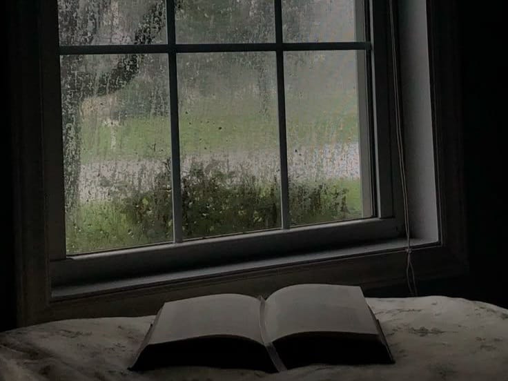 Nggak Perlu Keluar Rumah, Ini 7 Cara Asik Nikmati Musim Hujan