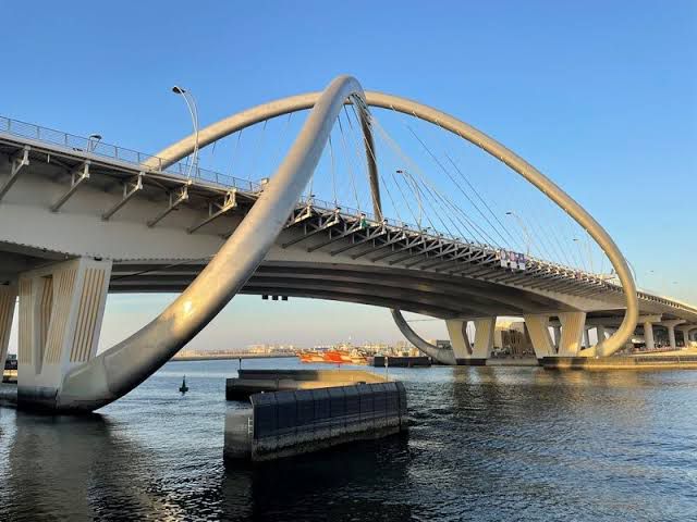 Infinity Bridge Dubai, Jembatan Futuristik yang Bikin Netizen Auto Pengen Liburan