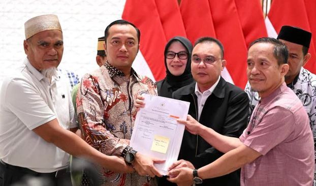 Prabowo Rehabilitasi Dua Guru di Luwu Utara, Akhiri Kasus Iuran Sukarela untuk Honorer