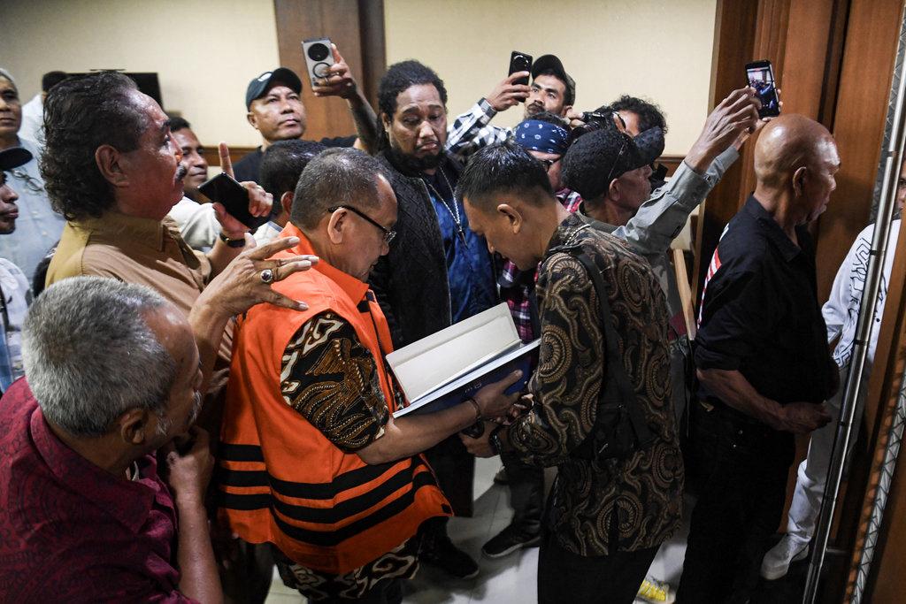 Eks Sekretaris MA Nurhadi Terjerat Dakwaan Pencucian Uang dan Gratifikasi Rp308 M