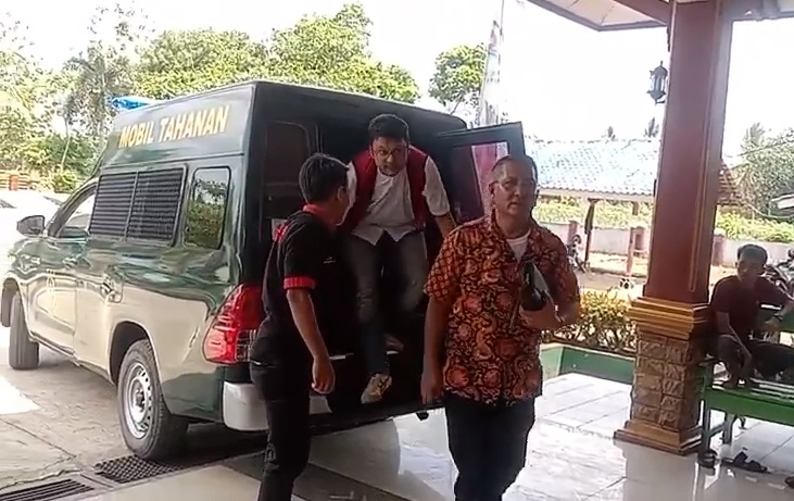 Ortu Ikut Naik Mobil Tahanan Antarkan Anak Menuju Rutan Sukadana, Bolehkah?