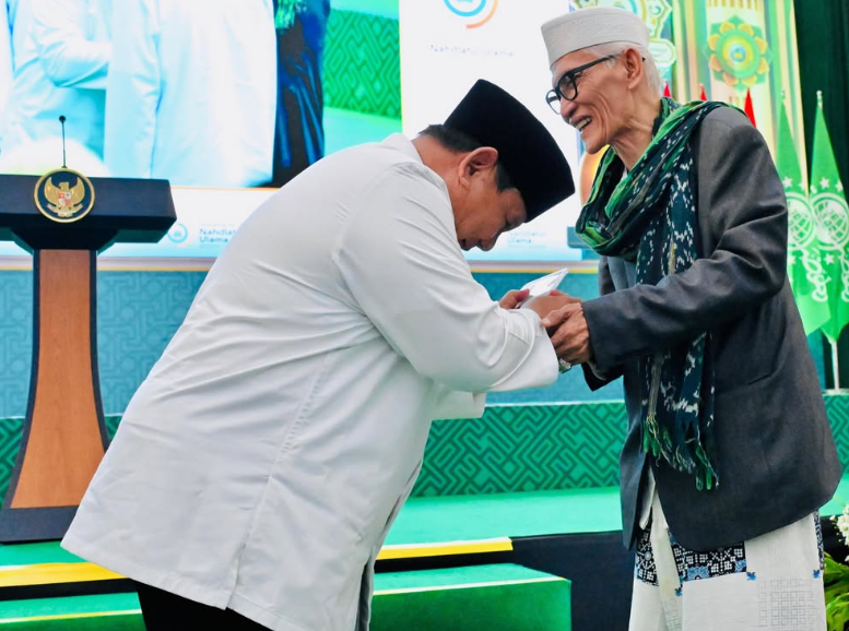 Terima Kartanu Seumur Hidup, Prabowo Tegaskan Komitmennya kepada NU