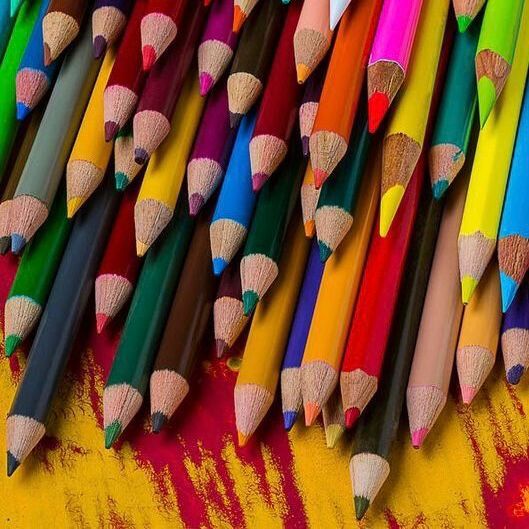 Deretan Pensil Warna Buatan Lokal, Kualitas Boleh Diadu