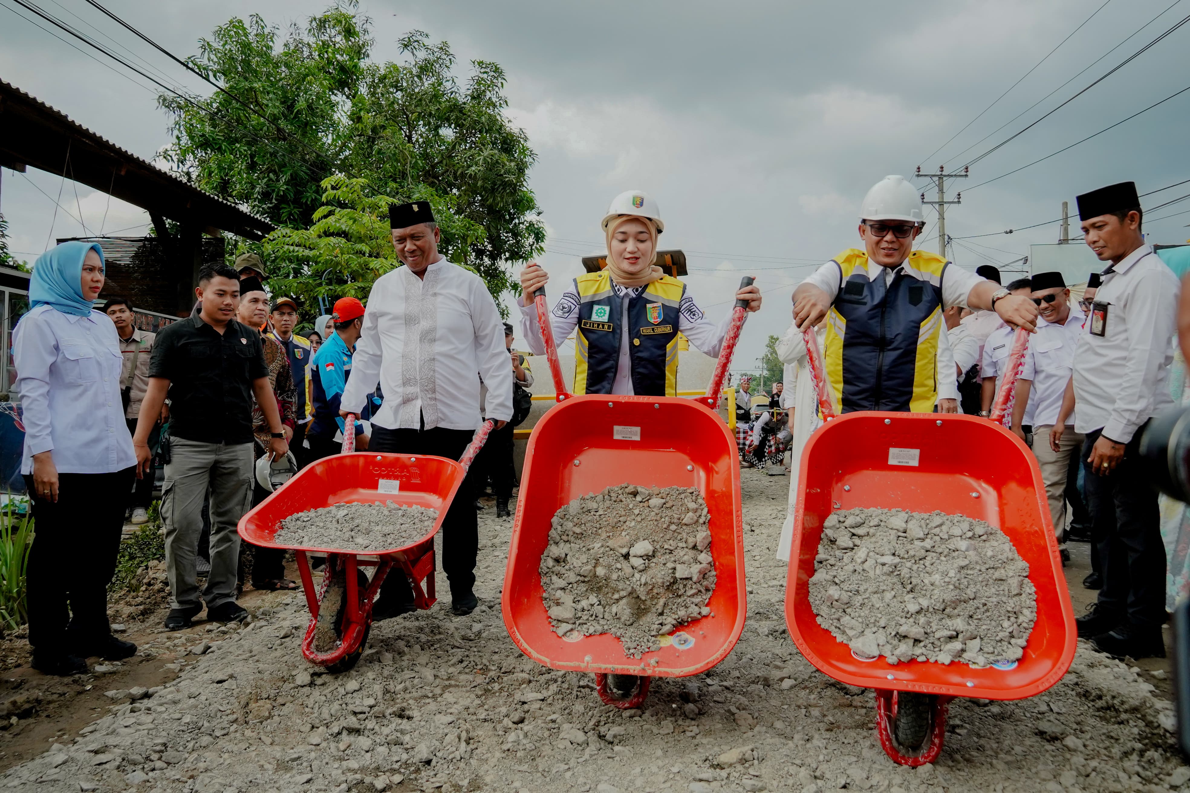 Wagub Awali  Perbaikan Ruas Jalan Bandar Jaya - Simpang Mandala,Langkah Nyata Mirza-Jihan Bangun Infrastruktur