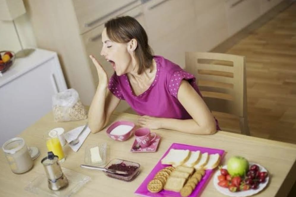Mengapa Kita Mengantuk Setelah Makan? Ini Penjelasan Lengkapnya
