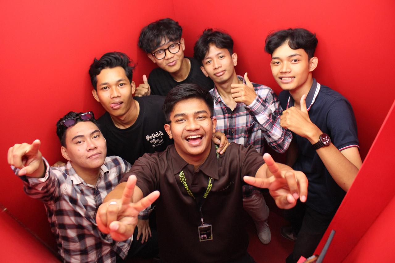 Inovasi Bisnis Photobooth Frame.In Karya Mahasiswa Lampung dengan Konsep Kreatif dan Digital Modern