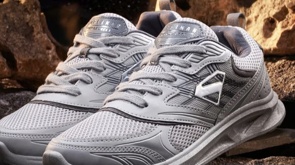 Aerostreet Gandeng Superman dalam Kolaborasi Sneakers Eksklusif, Tersedia di Shopee!