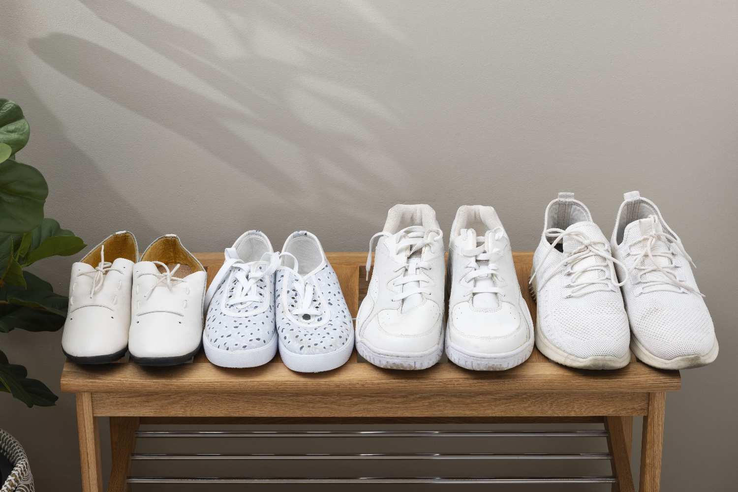 Sepatu Putih Menguning? Ini Cara Membersihkan dan Mengembalikan Warnanya Agar Tetap Terlihat Bersih
