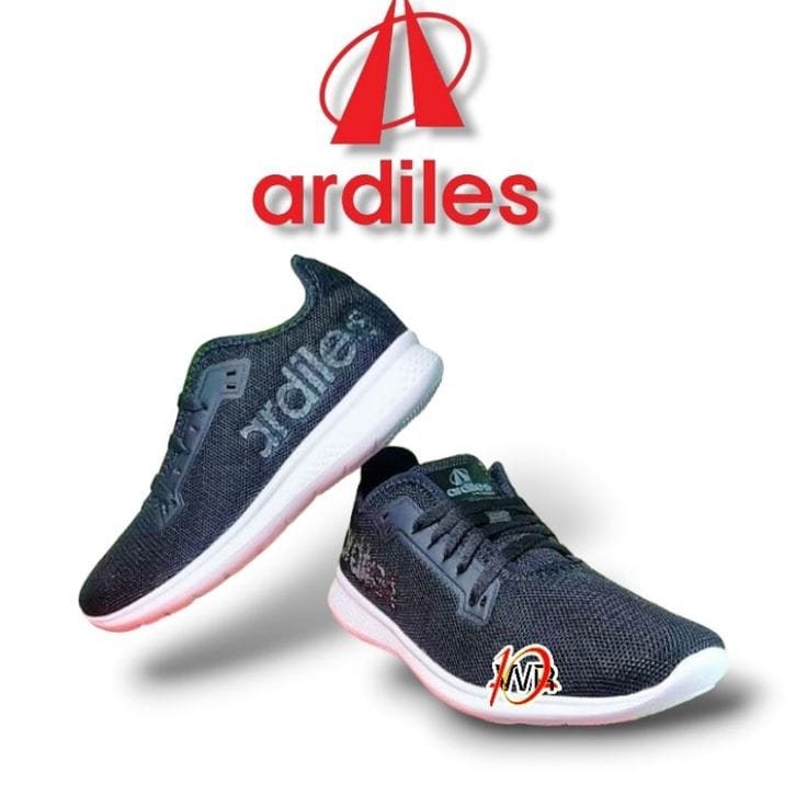 Lima Rekomendasi Sepatu untuk Anak SMP, Nyaman dan Tahan Lama