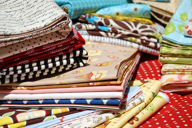 Bahan Baju yang Wajib Dihindari Jika Tidak Ingin Bau Badan