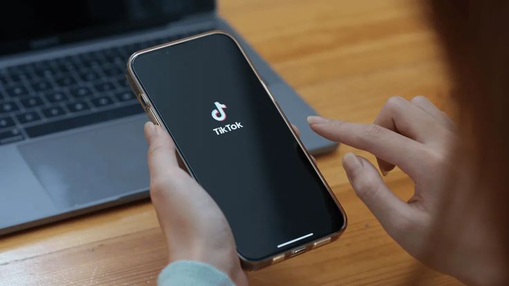 Scroll Tanpa Henti: Fenomena Short-Form Video Addiction (SVA) di TikTok