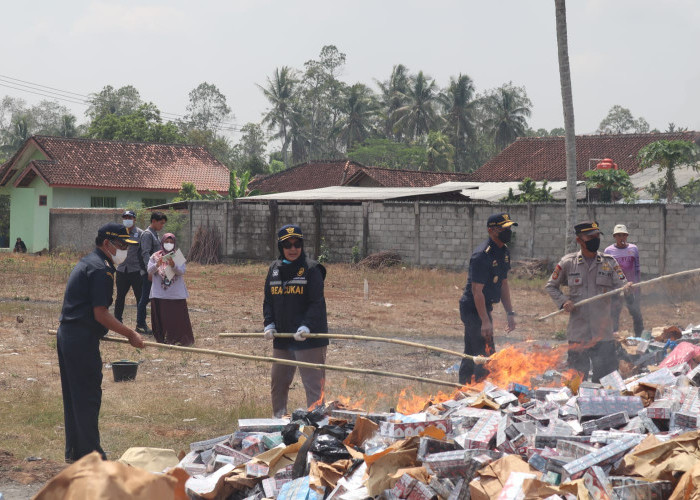 DJBC Sumbagar Tujuh Juta Batang Rokok Ilegal Dimusnahkan