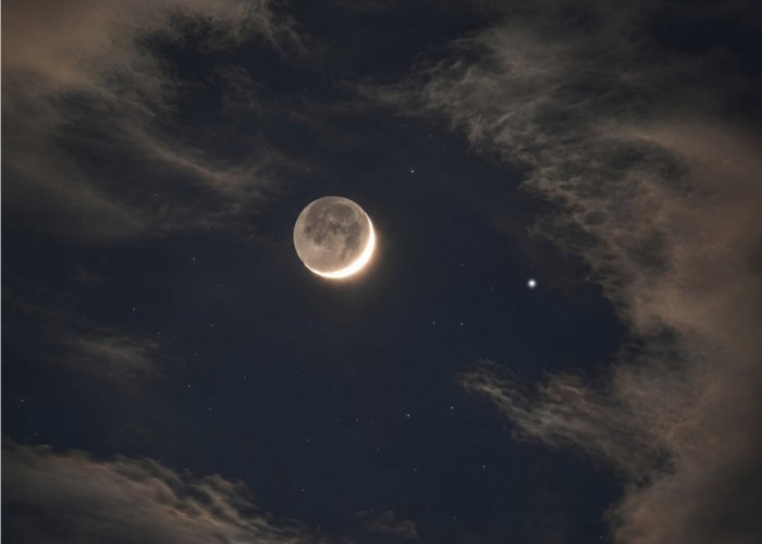 Malam Ini, Bulan Sabit dan Venus Tampil Berdekatan di Langit Barat, Bisa Dilihat Tanpa Alat Bantu