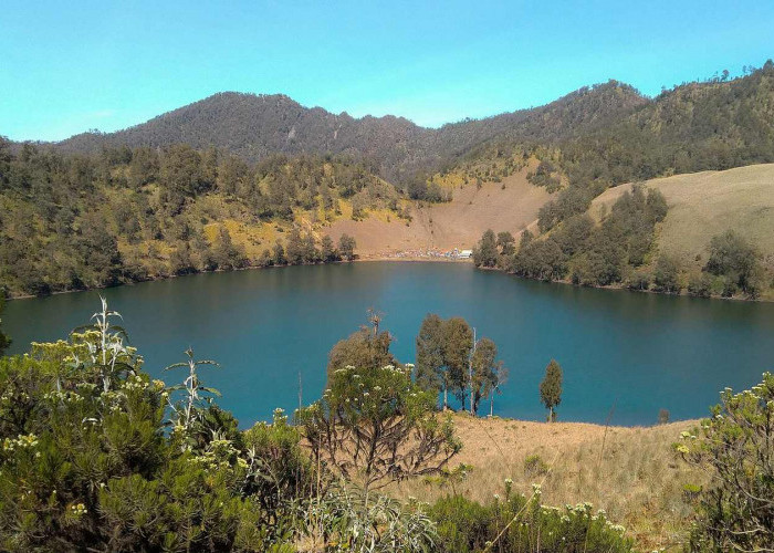 Jalur Pendakian Ditutup, 170 Pendaki Semeru Dievakuasi dari Ranu Kumbolo