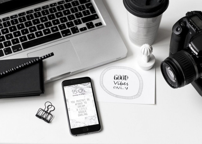 Pentingnya Membersihkan Keyboard dan Ponsel Secara Rutin