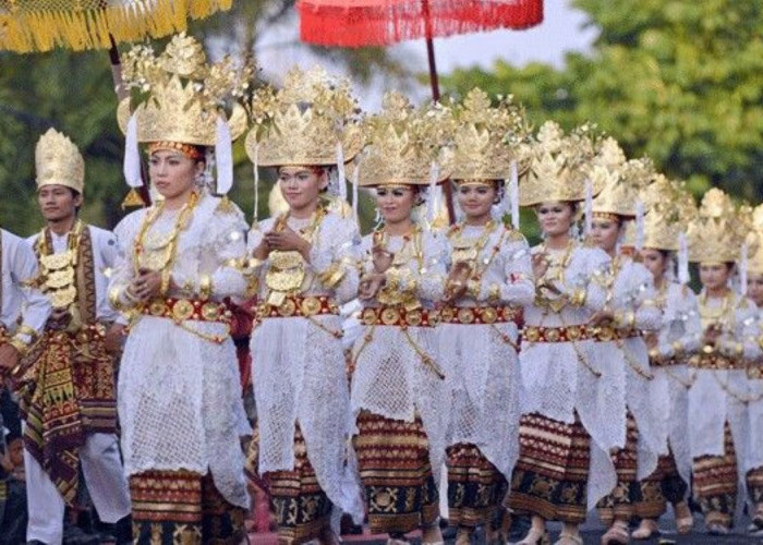 Ada Nuansa Baru di Lampung! Kamis Beradat Diwajibkan Menggunakan Bahasa Daerah dan Batik oleh Pemprov Lampung