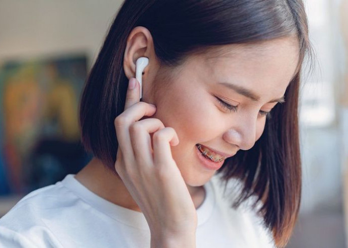 Bahaya Memakai Earphone Saat Tidur, Kebiasaan Sepele yang Perlu Dihentikan