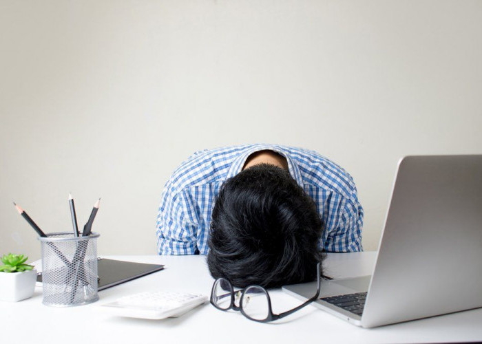 Mahasiswa Tingkat Akhir Hadapi Tekanan Dunia Kerja, Kecemasan Meningkat Jelang Kelulusan